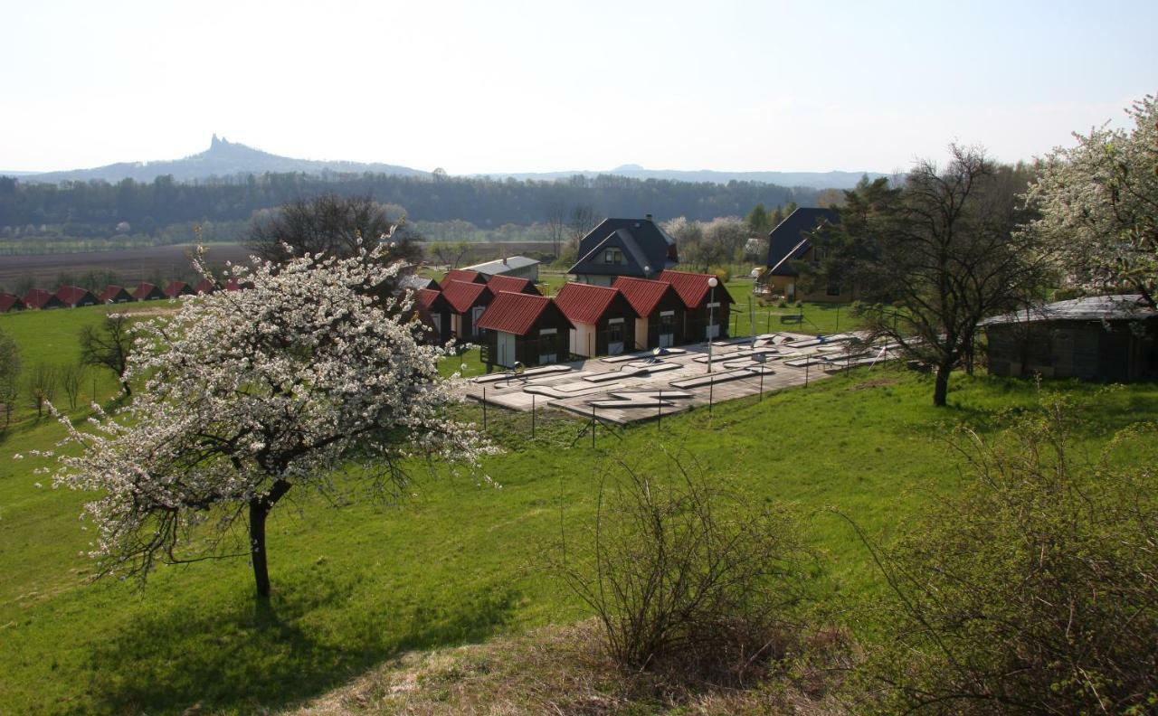 Camping V Raji - Palda Hotel Rovensko pod Troskami Luaran gambar