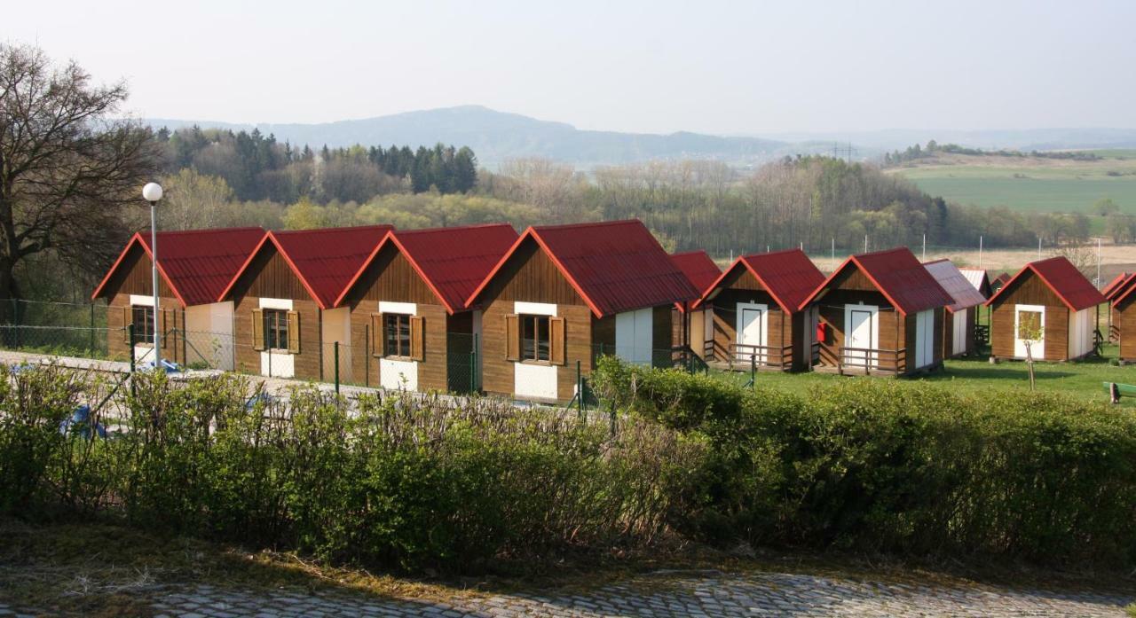 Camping V Raji - Palda Hotel Rovensko pod Troskami Luaran gambar