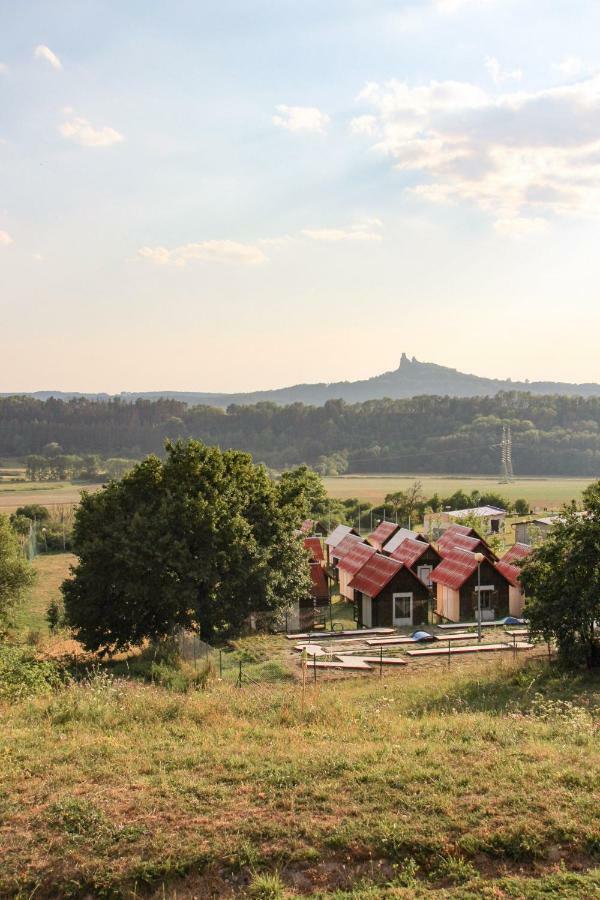 Camping V Raji - Palda Hotel Rovensko pod Troskami Luaran gambar