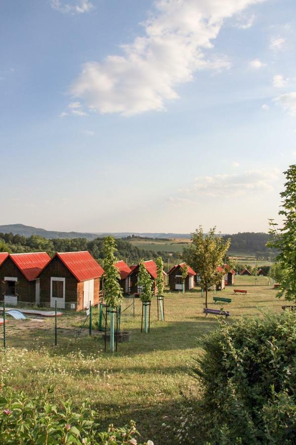 Camping V Raji - Palda Hotel Rovensko pod Troskami Luaran gambar